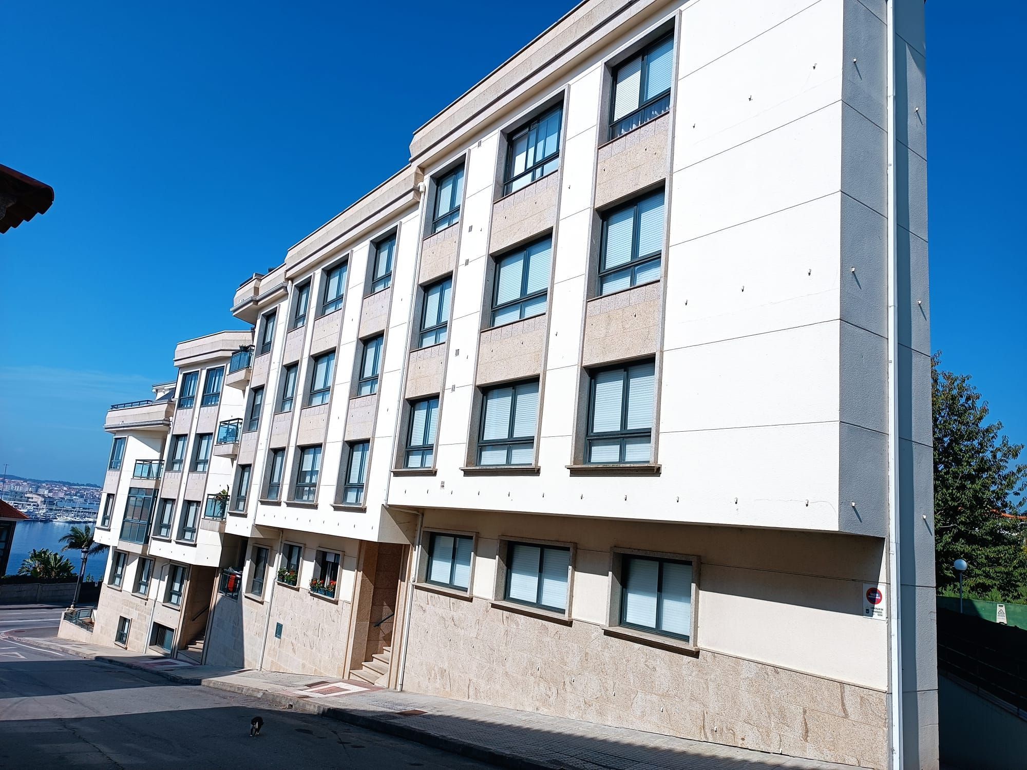 Vista exterior de Pis en venda en Sanxenxo amb Terrassa, Moblat i Forn