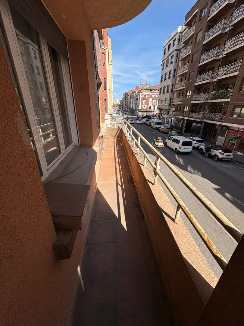 Terrassa de Pis en venda en Burgos amb Calefacció, Parquet i Terrassa