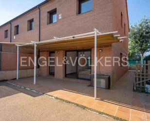 Terrasse von Einfamilien-Reihenhaus miete in Quart mit Terrasse und Balkon