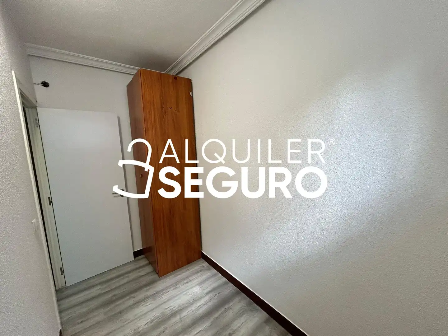 Flat for rent in Sierra de Pineda , Palomeras Bajas