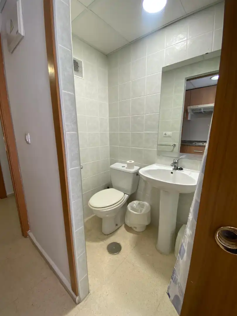 Baño de Estudio en venta en San Vicente del Raspeig / Sant Vicent del Raspeig con Aire acondicionado, Amueblado y Microondas