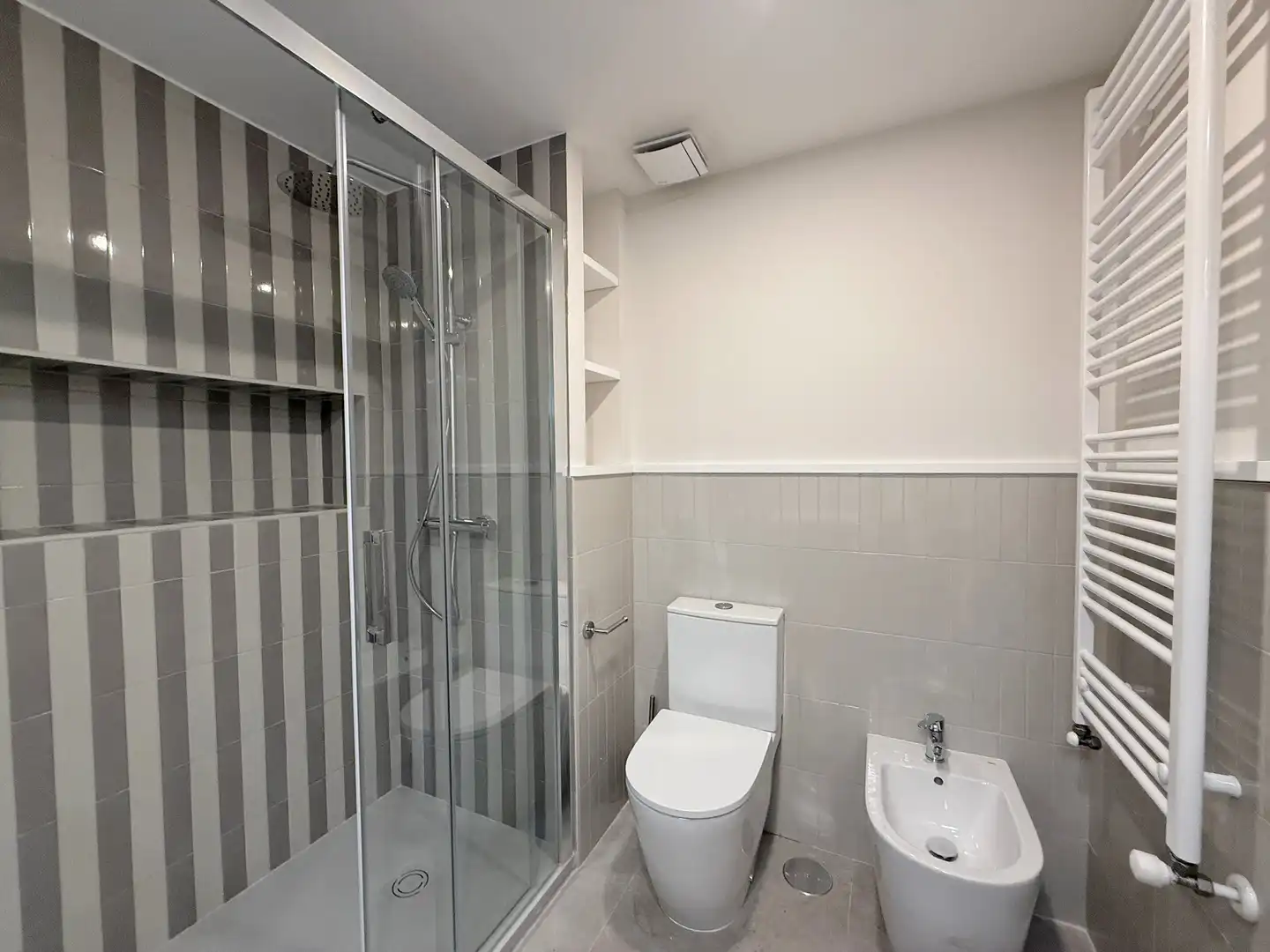 Baño de Piso de alquiler en Centro - Juan Flórez - Plaza Pontevedra