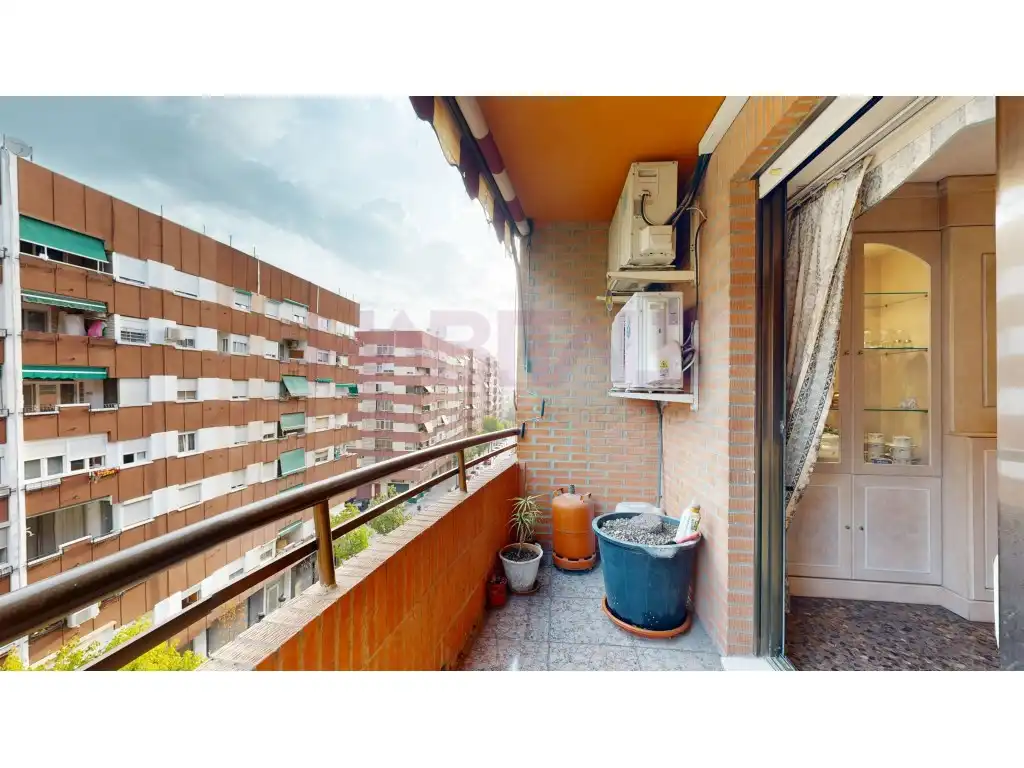 Terraza de Piso en venta en Quatre Carreres