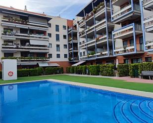 Piscina de Apartament de lloguer en Cambrils amb Aire condicionat i Terrassa