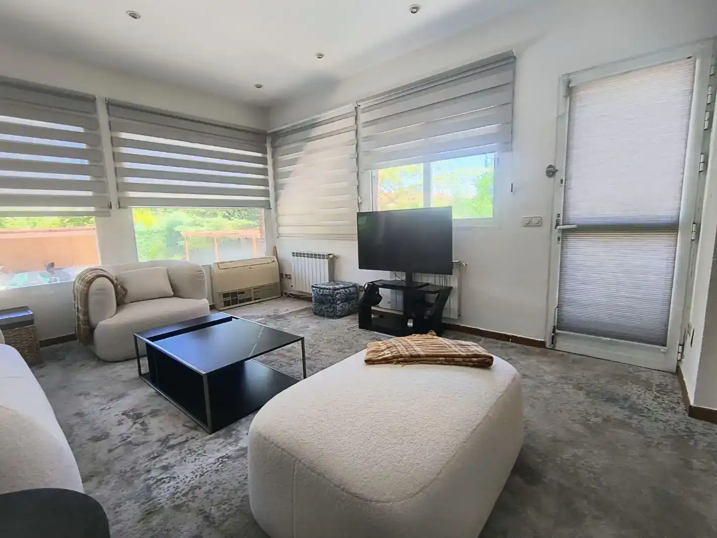 Wohnzimmer von Wohnung zur Miete in Pozuelo de Alarcón mit Klimaanlage, Privatgarten und Parkett