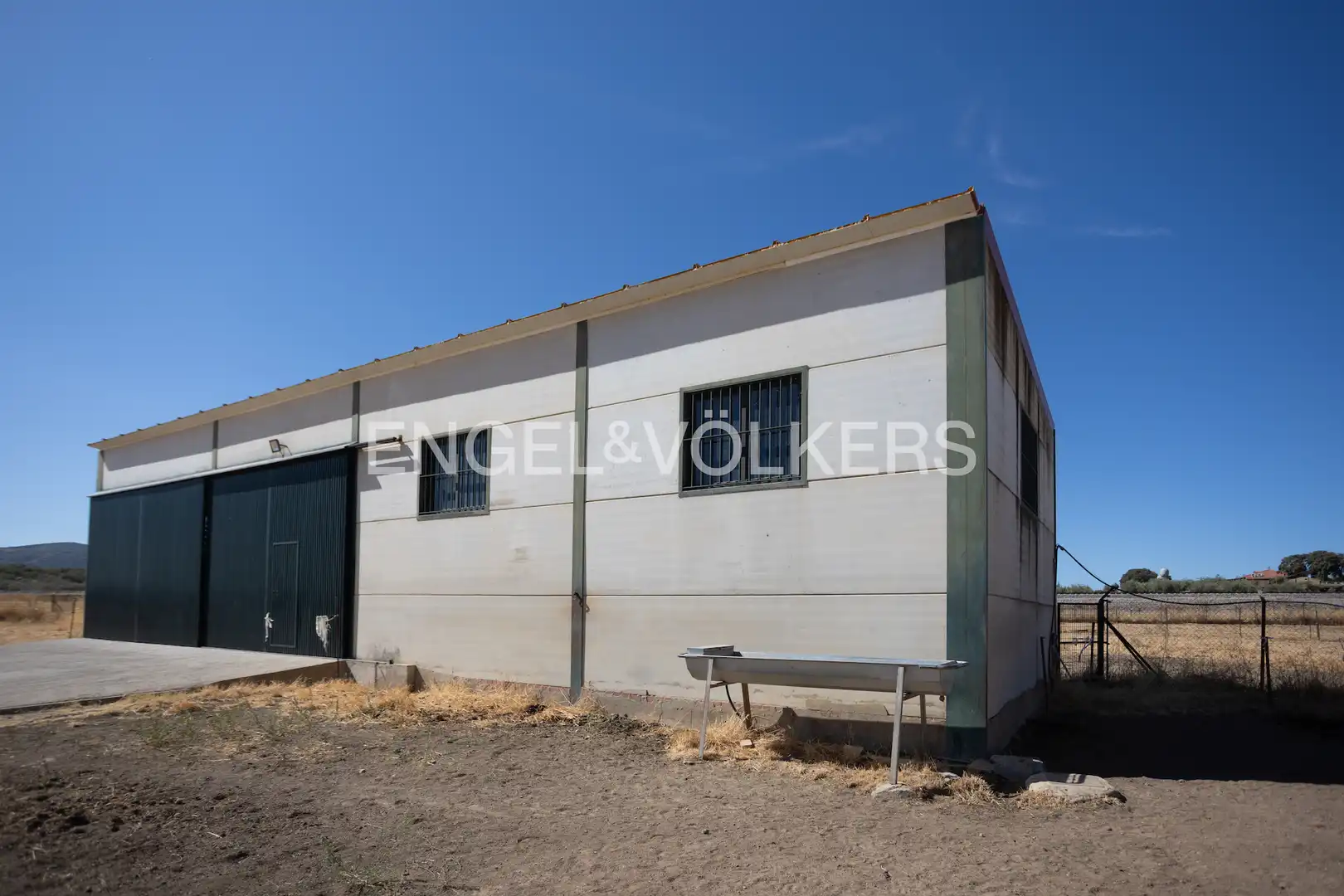 Vista exterior de Finca rústica en venta en Llerena con Calefacción, Jardín privado y Trastero