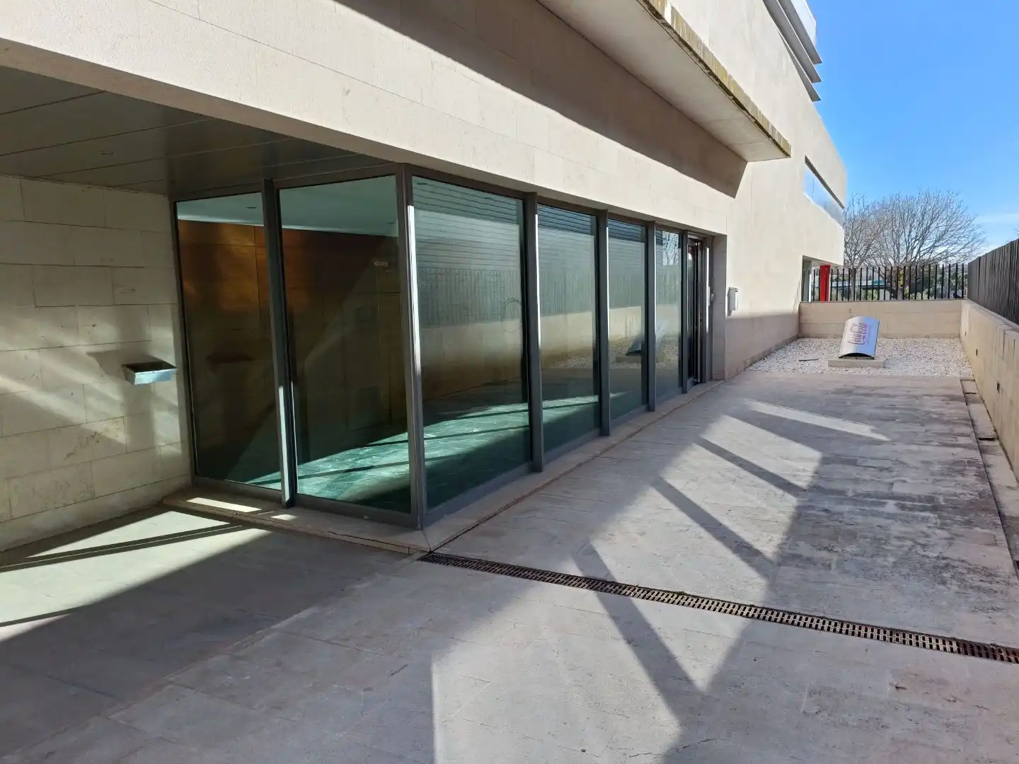 Vista exterior de Oficina de lloguer en Ponent