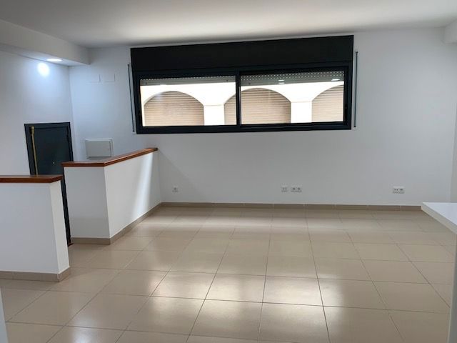 Loft for sale in Girona Capital  with Oven and Microwave