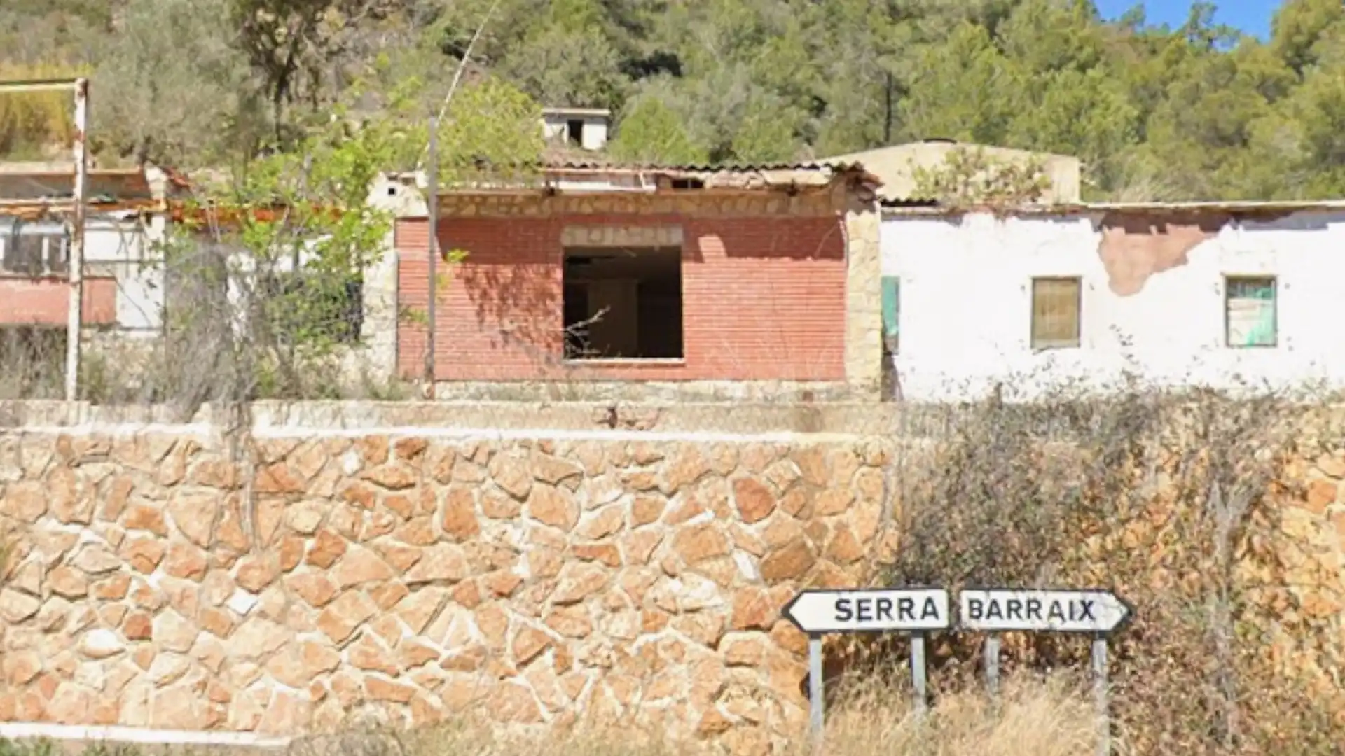 Vista exterior de Edifici en venda en Serra