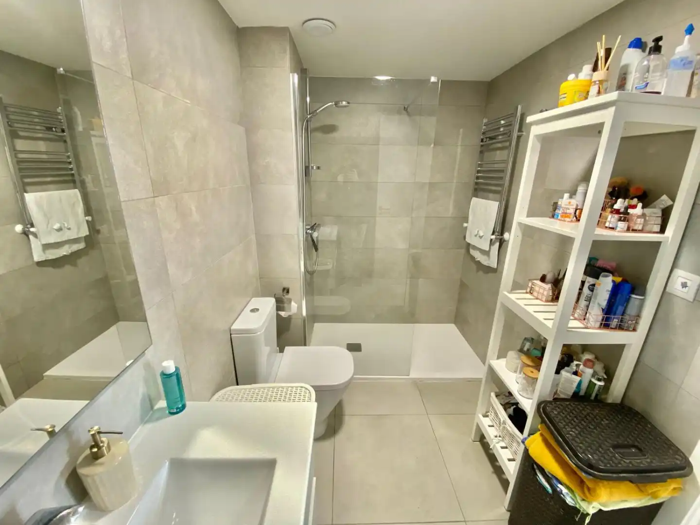 Bathroom of Flat for sale in Valencia  with Air Conditioner, Parquet flooring and Storage room