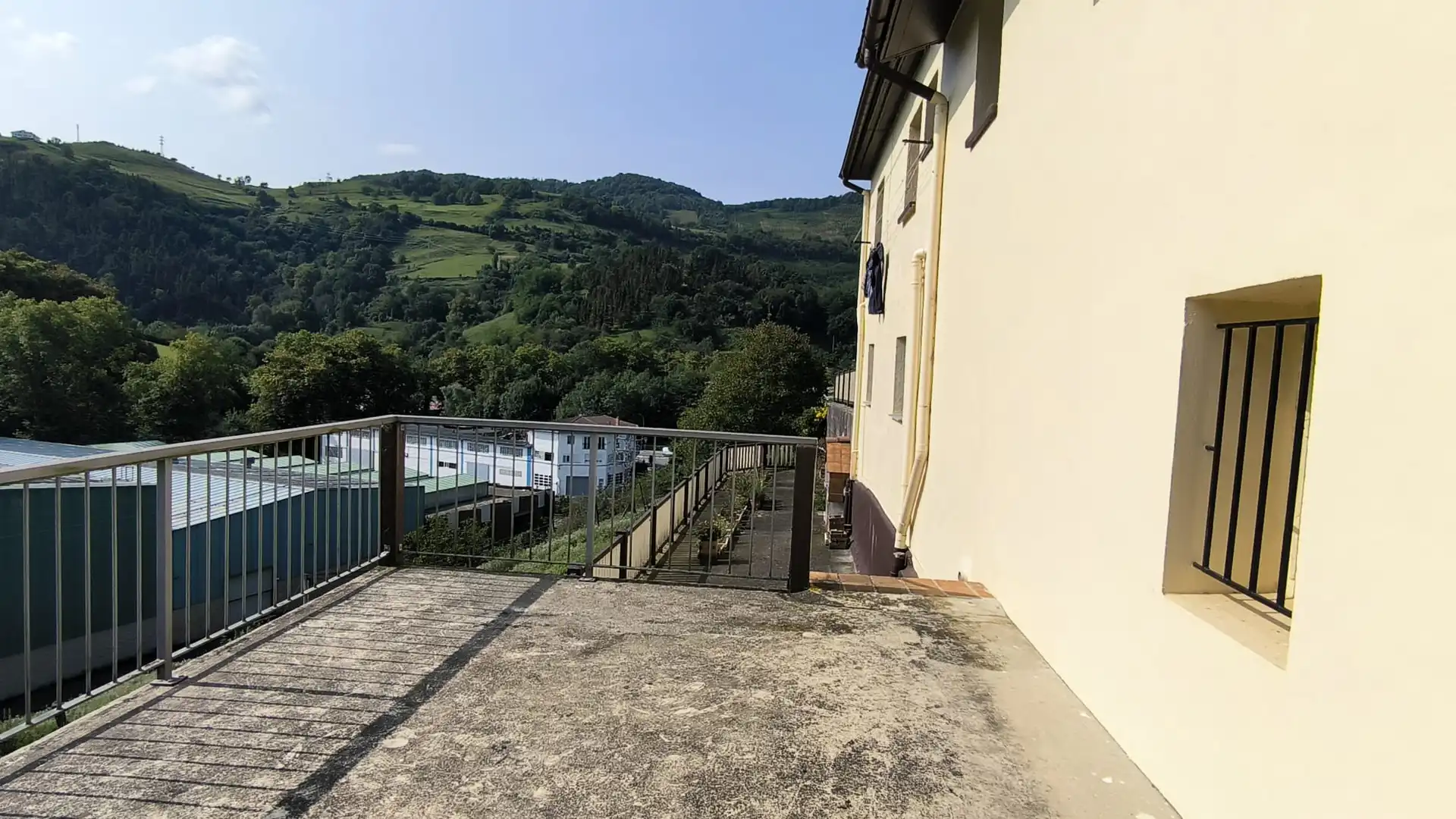 Terraza de Finca rústica en venta en Aizarnazabal con Calefacción, Terraza y Amueblado