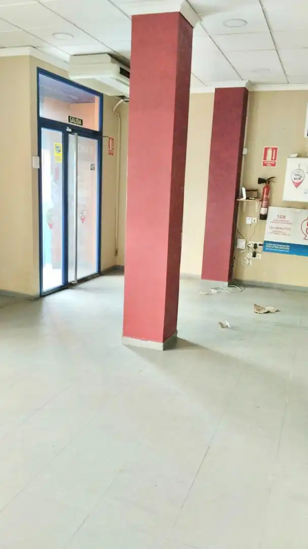 Local comercial en venda a El Ejido Ciudad, imagen 2