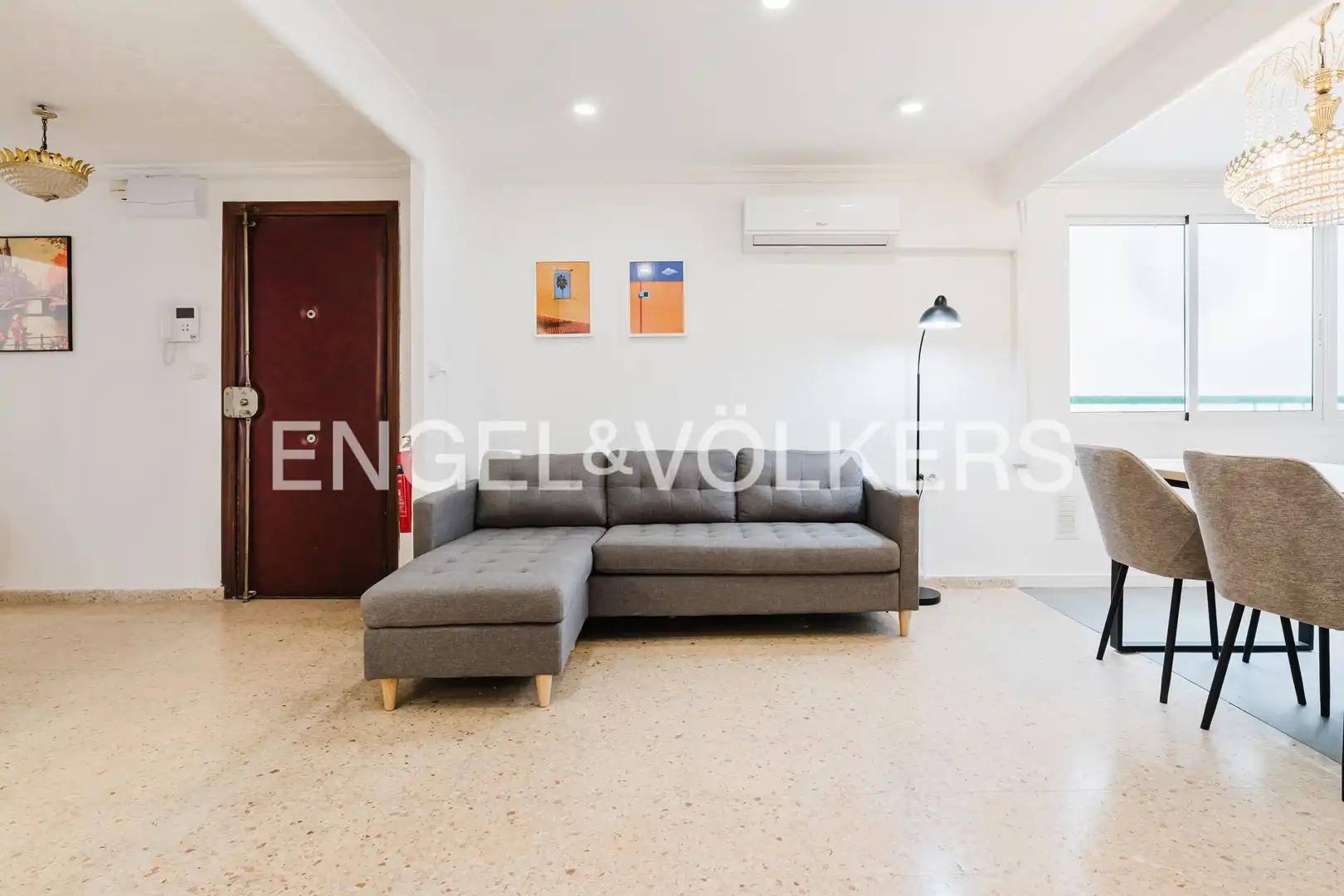 Sala d'estar de Pis de lloguer en Valencia amb Aire condicionat i Calefacció