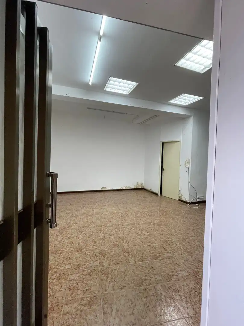 Locale commerciale in affitto a Calle Arcediano, imagen 3