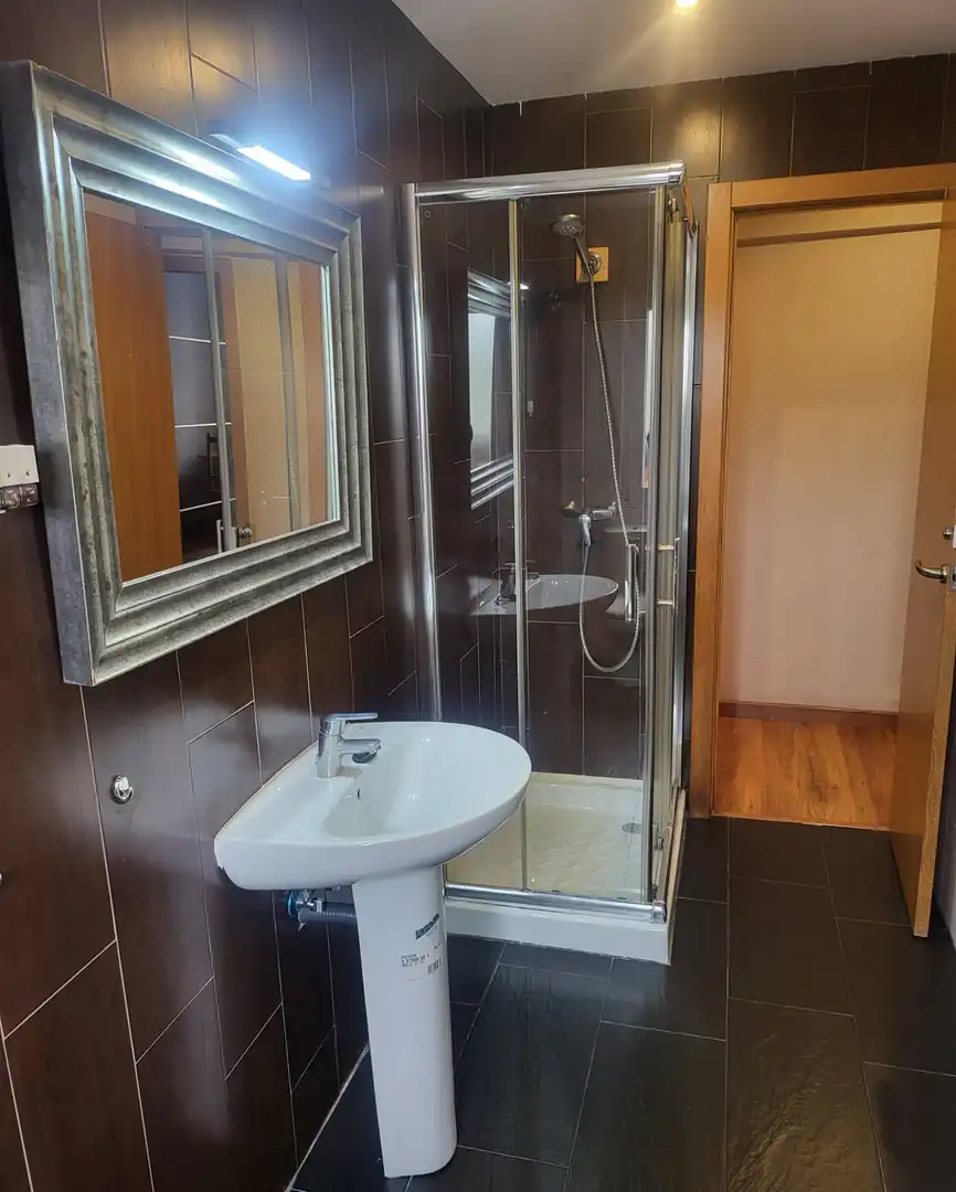 Baño de Piso en venta en Santander con Calefacción