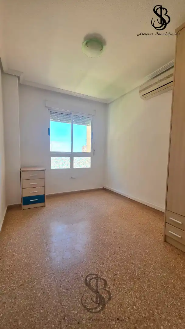 Habitación de Piso en venta en Alicante / Alacant con Aire acondicionado, Calefacción y Terraza