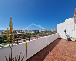 Vista exterior de Dúplex en venda en Arona amb Aire condicionat, Terrassa i Piscina