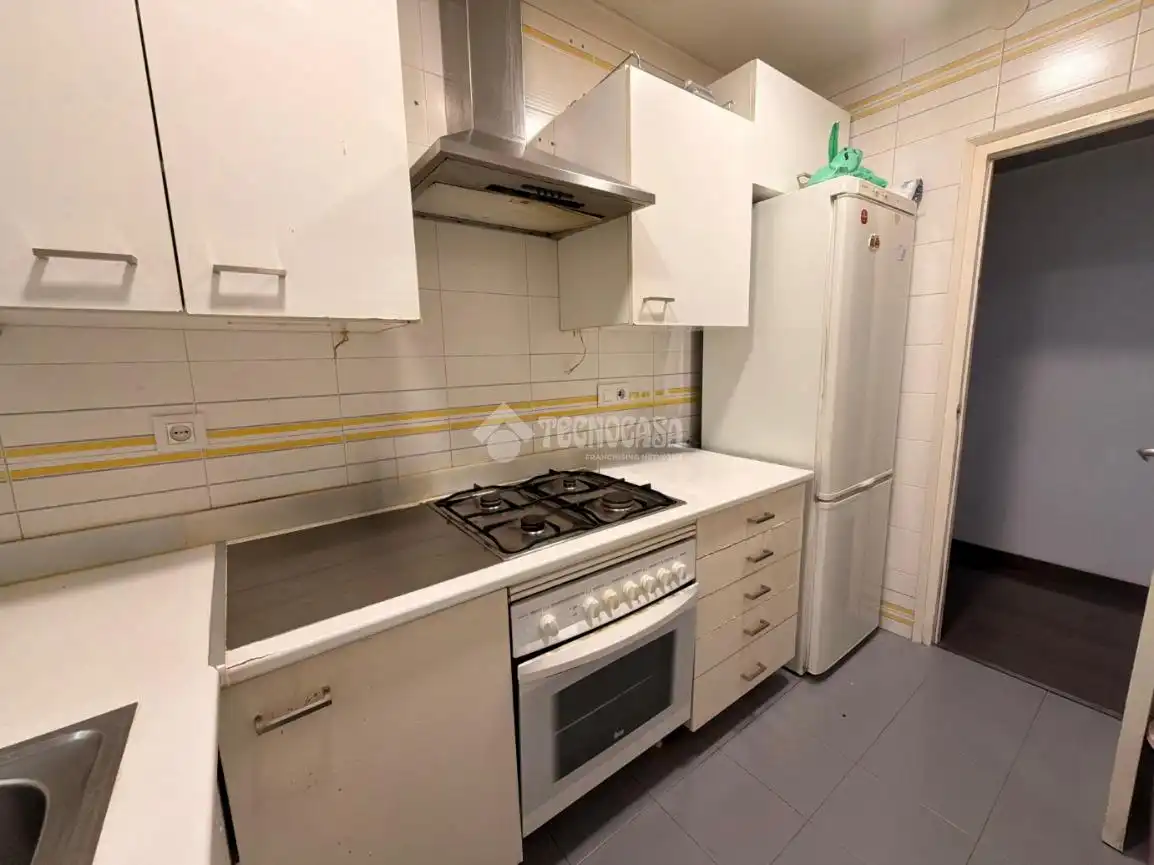 Cuina de Pis en venda en Barcelona amb Calefacció