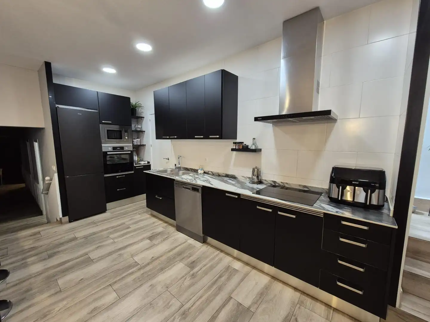 Cuina de Casa o xalet en venda en La Ràpita amb Aire condicionat, Terrassa i Moblat