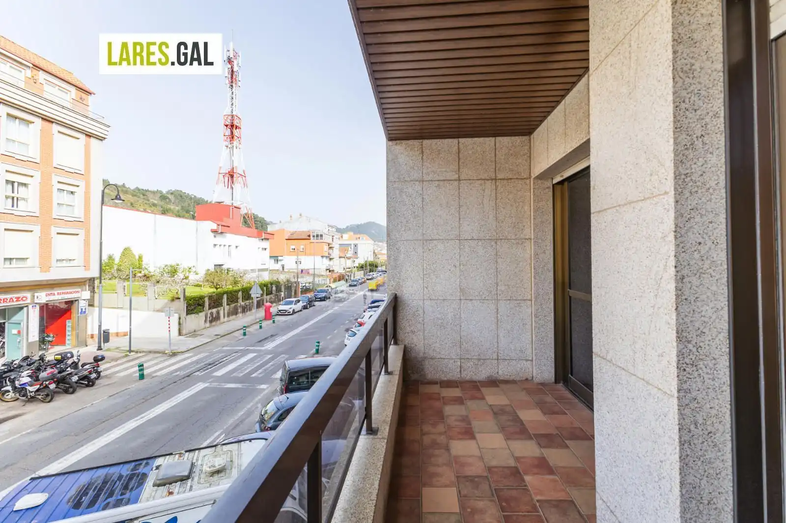 Vista exterior de Piso en venta en Cangas  con Calefacción, Terraza y Trastero