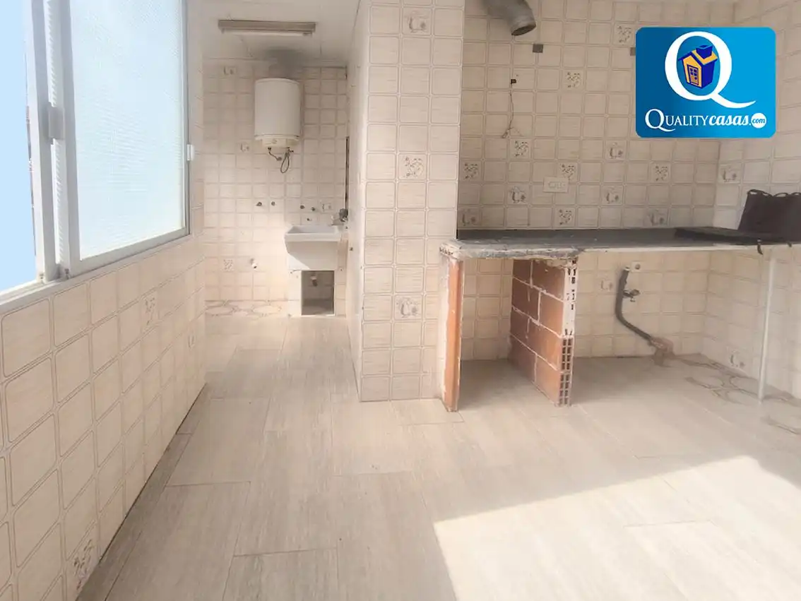 Cuina de Apartament en venda en Alicante / Alacant amb Balcó