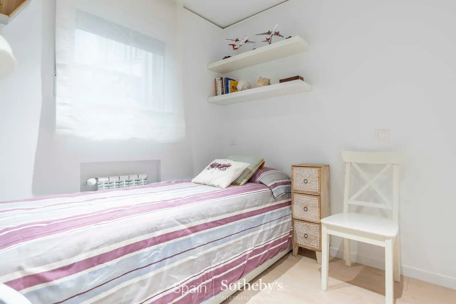 Dormitori de Apartament en venda en Madrid amb Aire condicionat, Calefacció i Terrassa