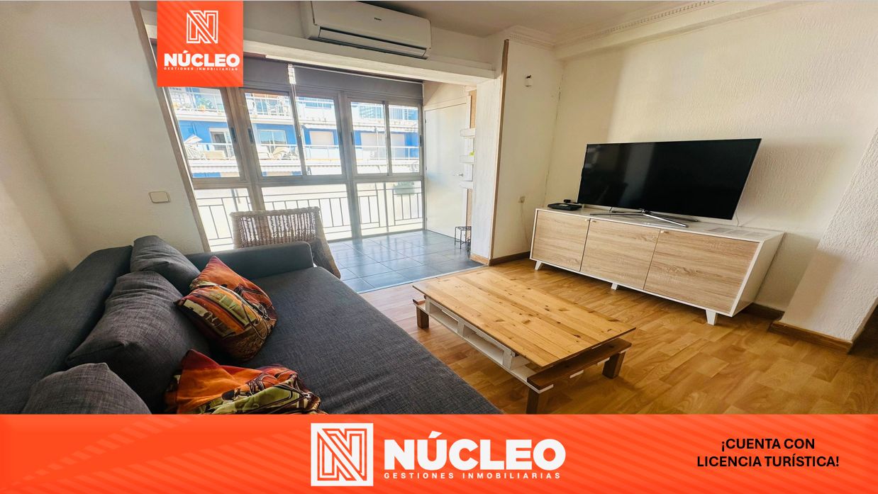 Sala d'estar de Àtic en venda en Salou amb Aire condicionat, Moblat i Forn