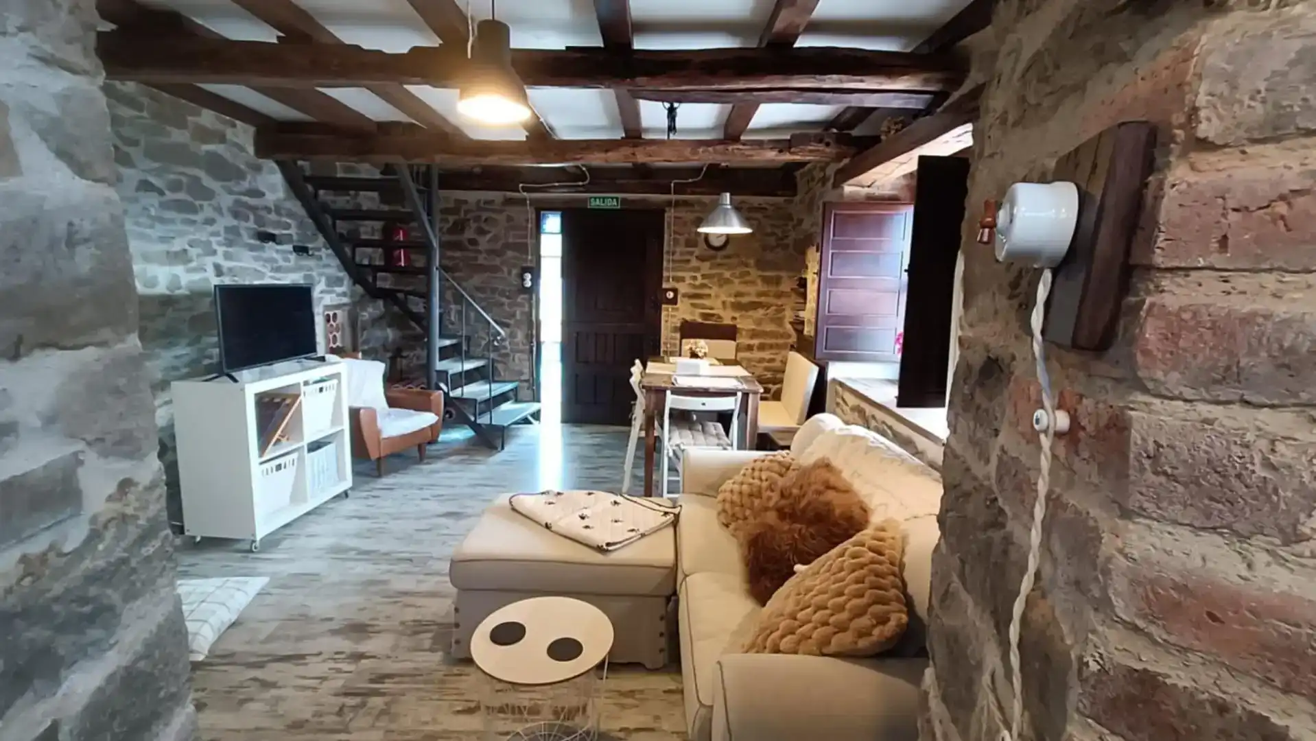 Sala d'estar de Finca rústica en venda en Mieres (Asturias) amb Balcó