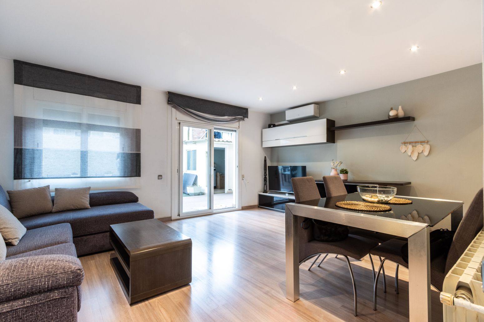 Sala d'estar de Pis en venda en Terrassa amb Aire condicionat, Calefacció i Parquet