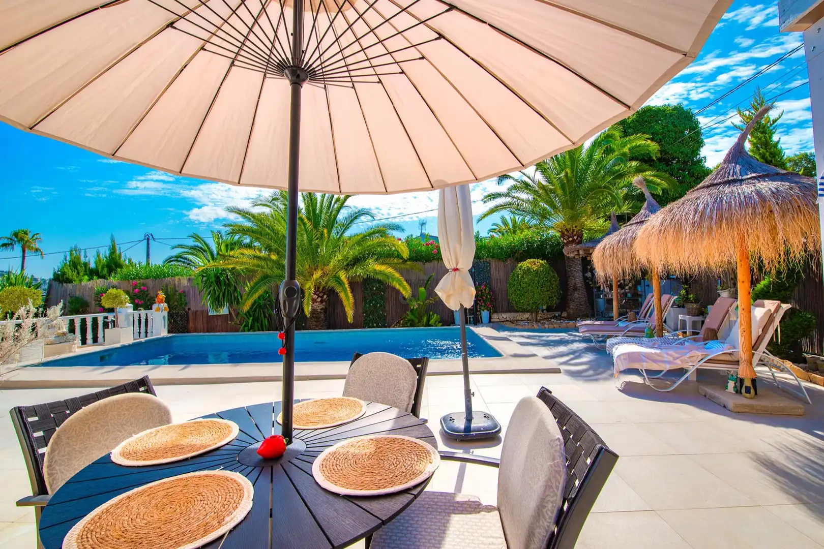 Casa con piscina en venta en Cala Advocat - Baladrar, imagen 2