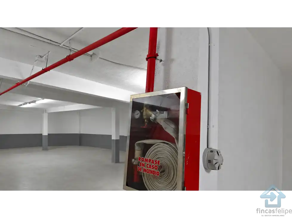 Parking de Local en venta en Madrid con Calefacción