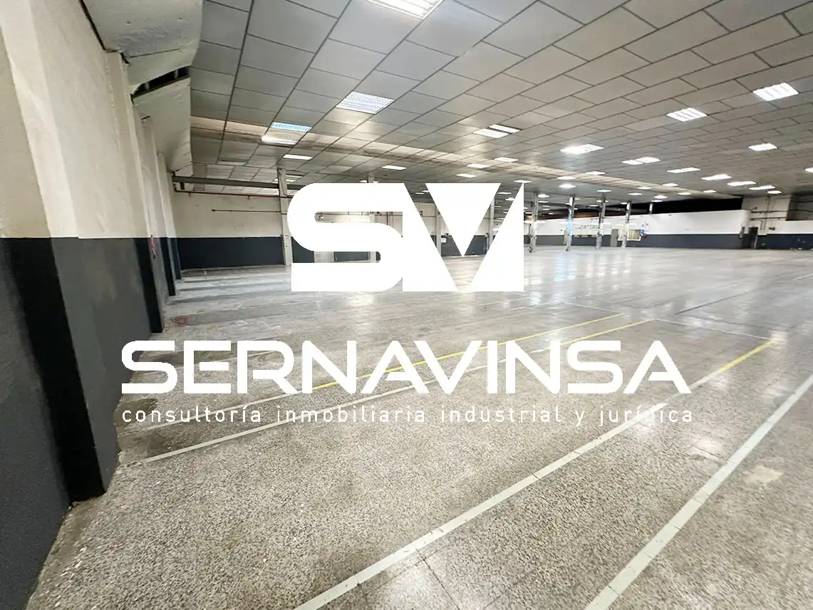 Vista exterior de Nave industrial de alquiler en Sabadell