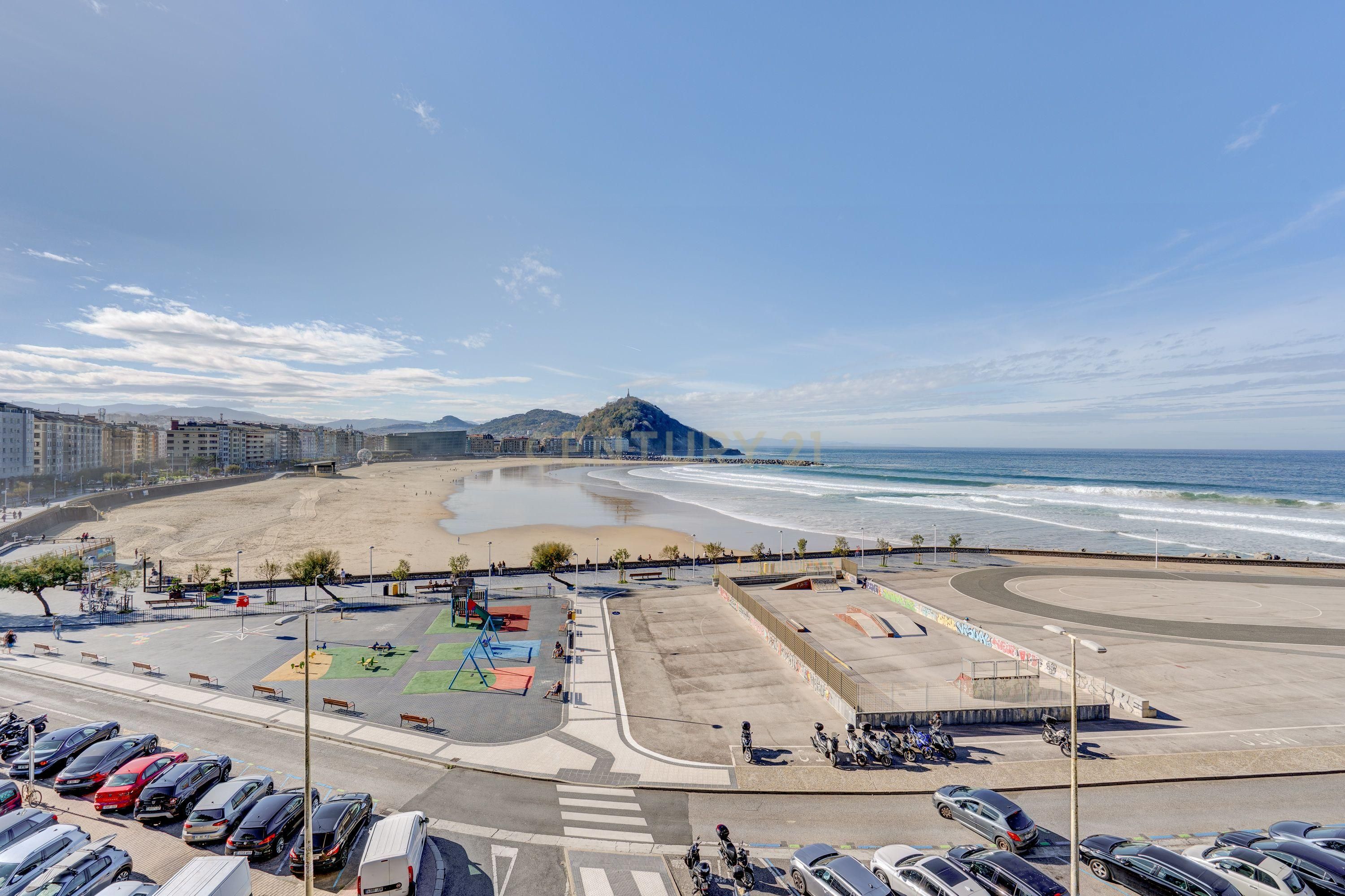 Exterior view of Flat for sale in Donostia - San Sebastián   with Oven and Washing machine