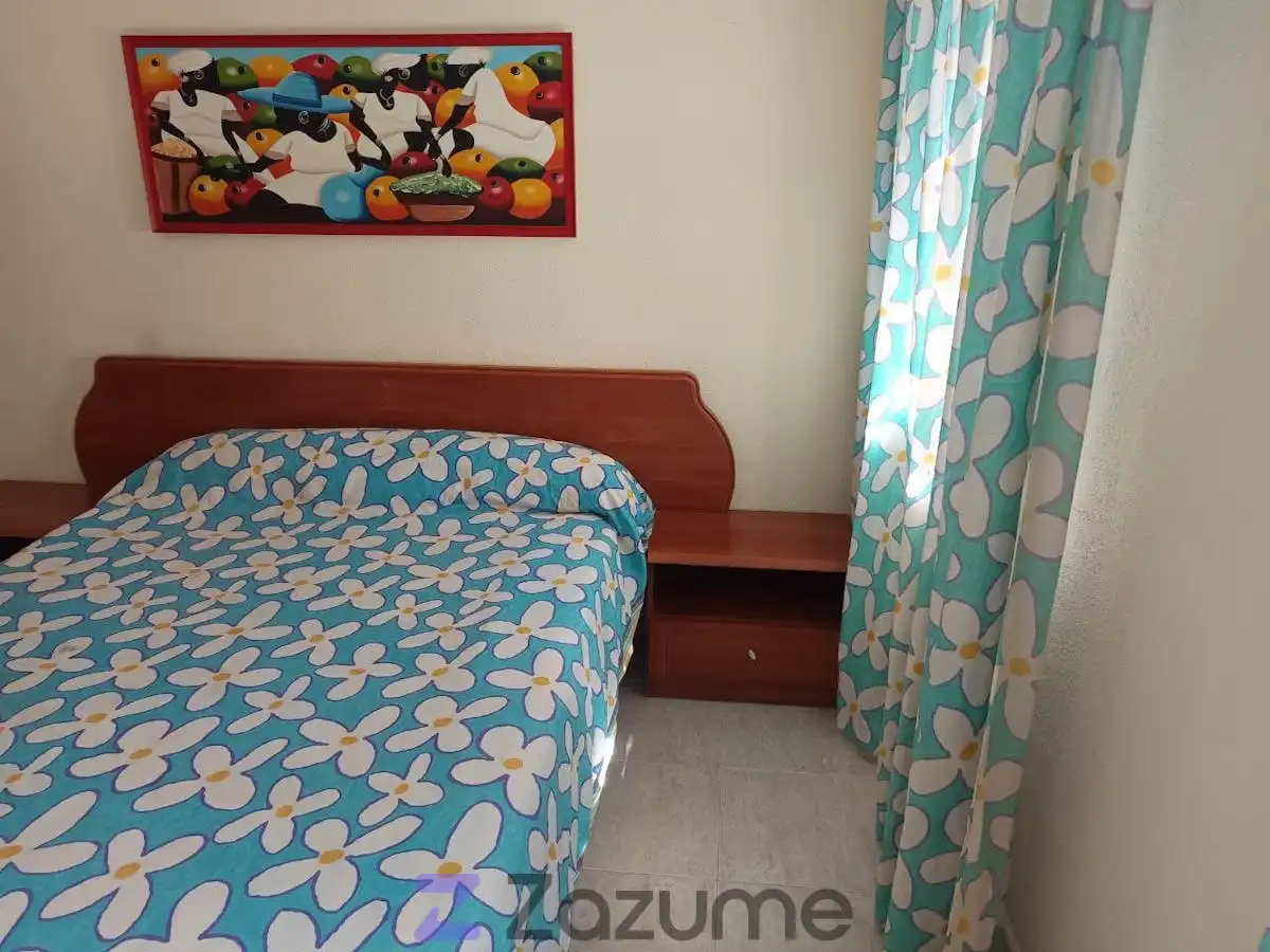 Schlafzimmer von Wohnung zur Miete in Valencia mit Möbliert, Ofen und Waschmaschine
