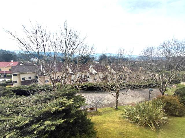 Apartamento en Venta en Avenida Rosalía Castro en Liáns