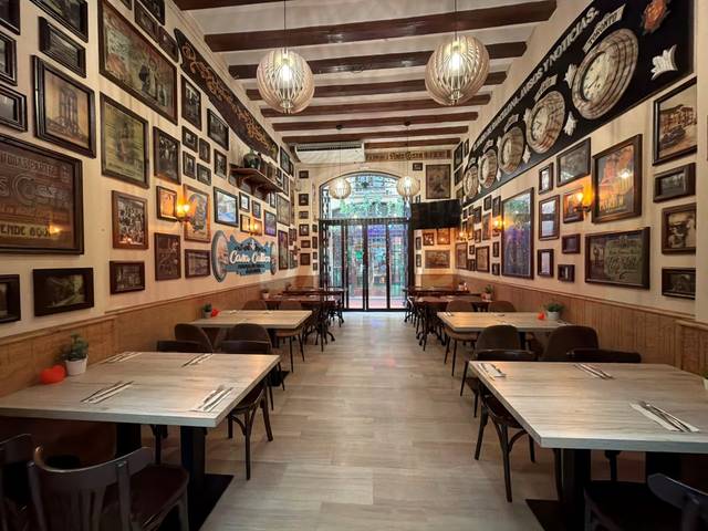 Local comercial en Alquiler en Barri Gòtic