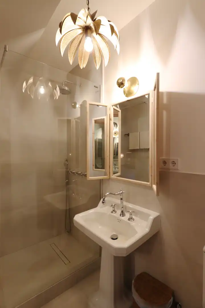 Bathroom of Flat for sale in Madrid  with Air Conditioner, Heating and Terrace