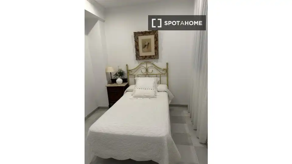 Habitación de Apartamento para compartir en Valencia con Aire acondicionado, Calefacción y Terraza