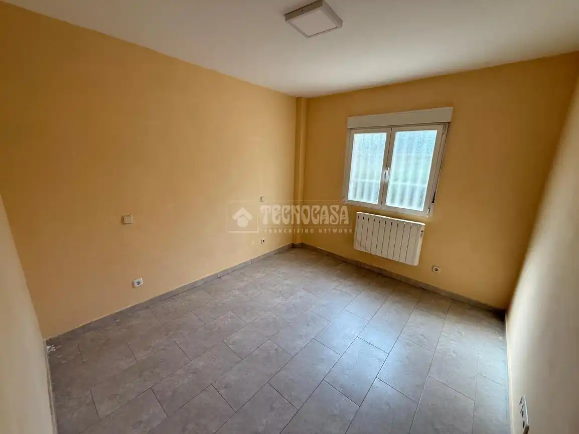 Habitación de Piso en venta en Madrid con Calefacción