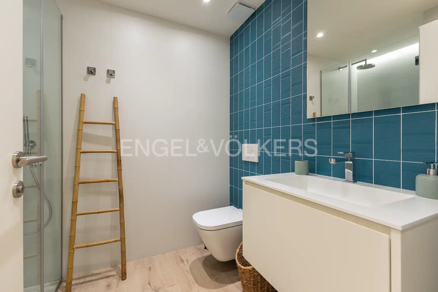 Bathroom of Flat for sale in Pedreguer  with Air Conditioner, Heating and Private garden