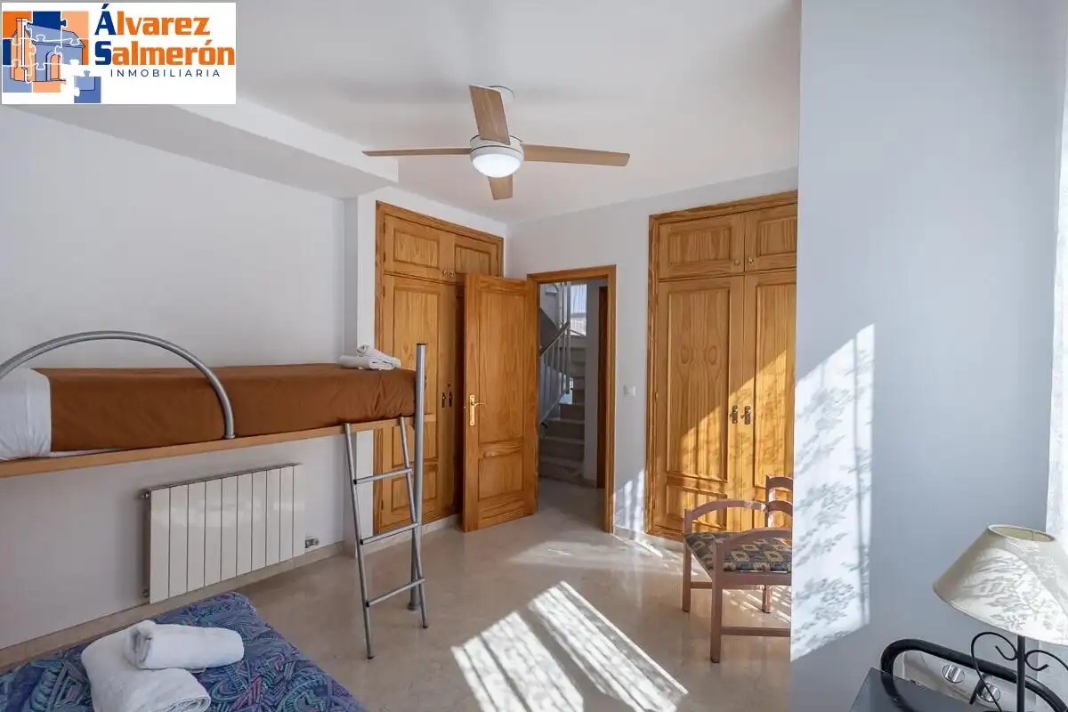 Habitación de Casa o chalet en venta en Huétor Vega con Terraza, Piscina y Balcón