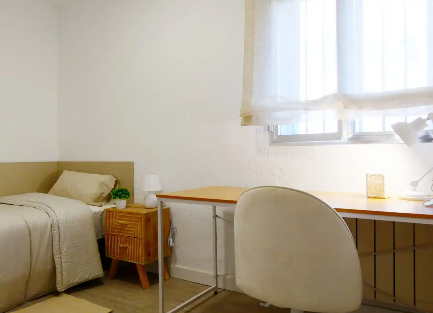 Habitación de Piso para compartir en Ávila con Calefacción, Amueblado y Horno