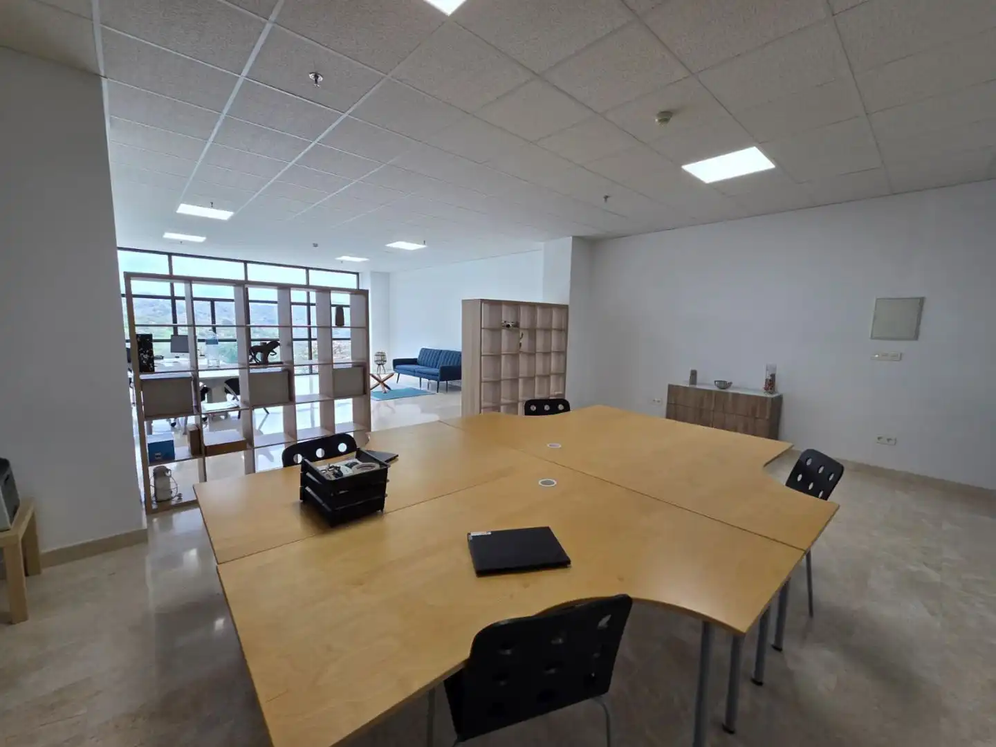 Büro zum Verkauf in Monda mit Möbliert, Internet und Alarm