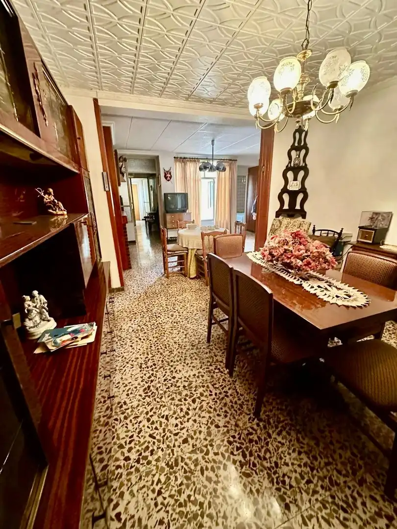Comedor de Edificio en venta en Elda