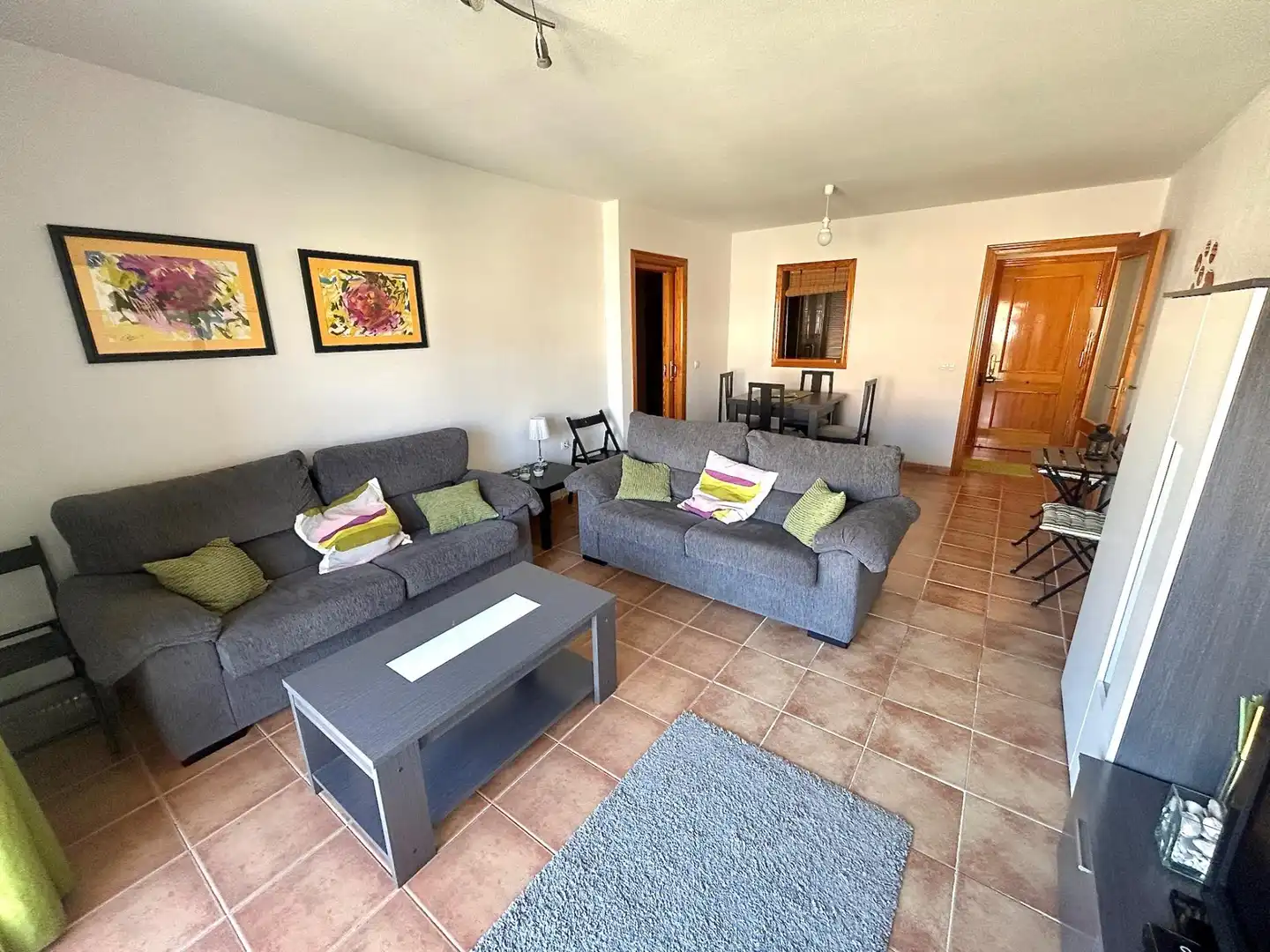 Sala de estar de Piso en venta en Roquetas de Mar con Terraza, Amueblado y Piscina comunitaria