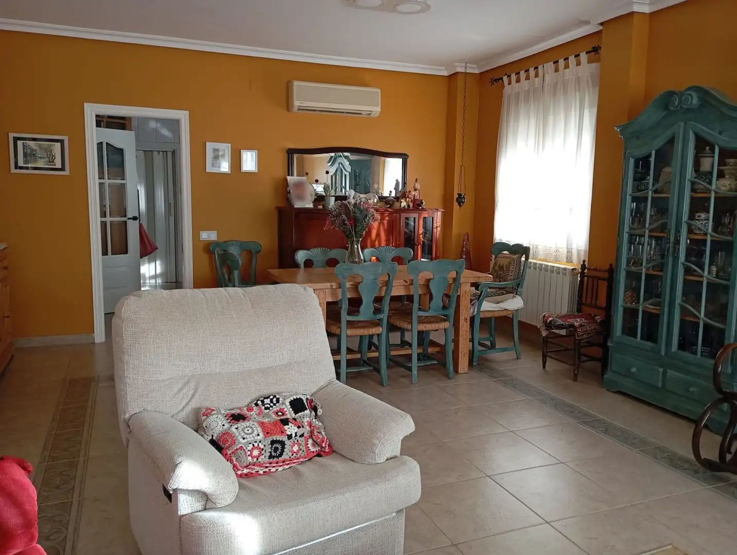 Wohnzimmer von Haus oder Chalet zum Verkauf in Valdepeñas mit Klimaanlage, Heizung und Terrasse