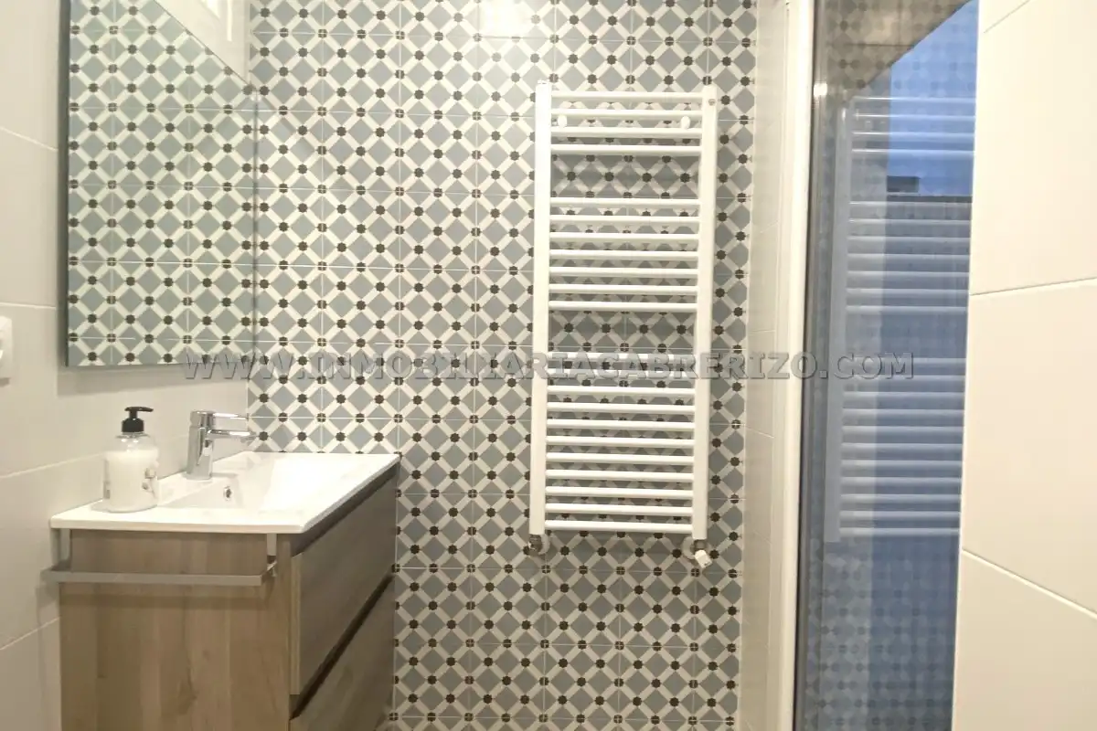 Bathroom of Flat for sale in  Pamplona / Iruña  with Heating, Furnished and Oven