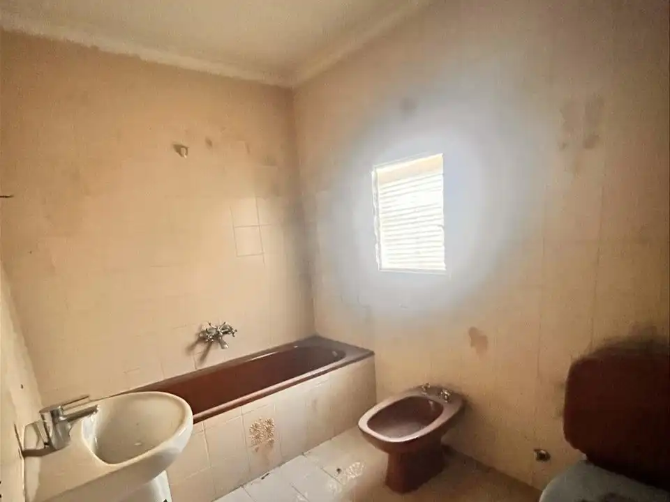 Baño de Apartamento en venta en Sax