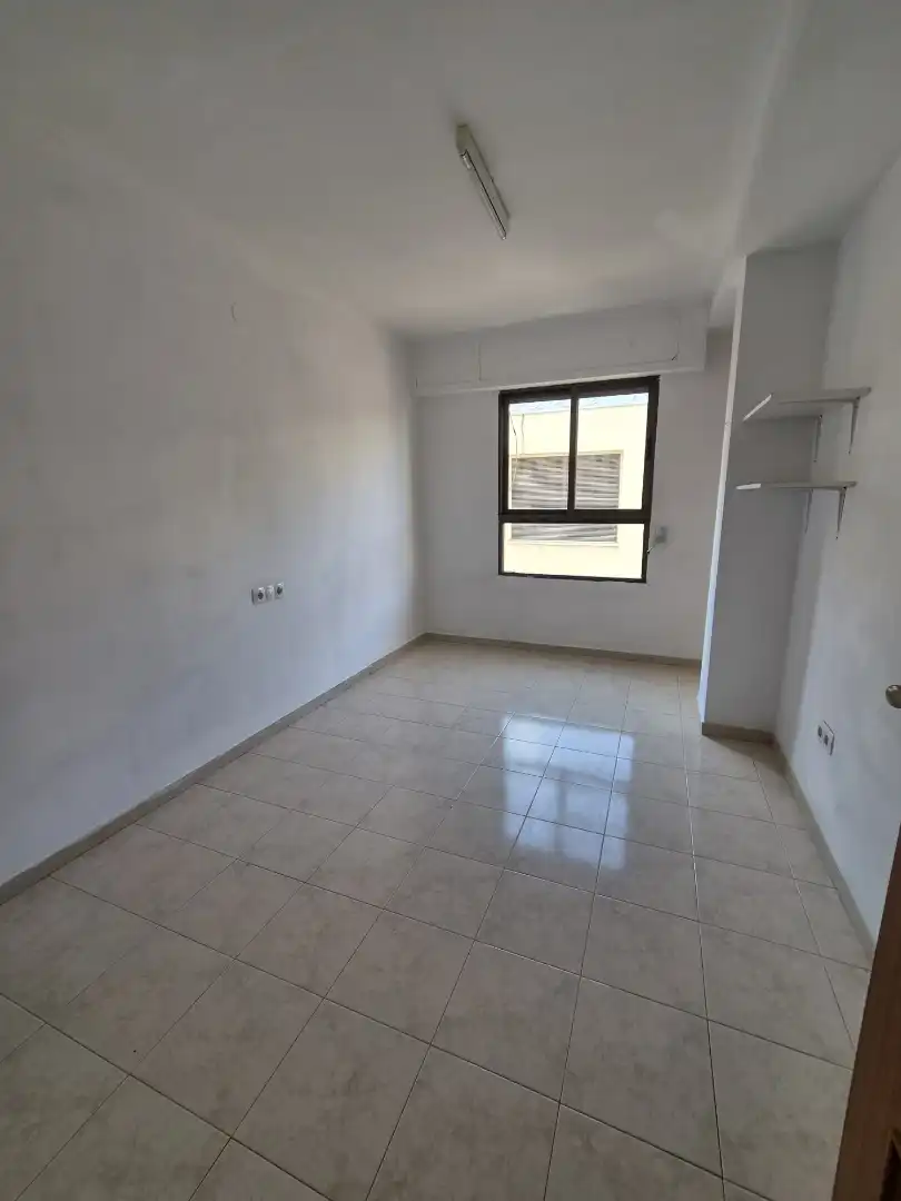Schlafzimmer von Wohnung zum Verkauf in Castellón de la Plana / Castelló de la Plana mit Ofen und Balkon