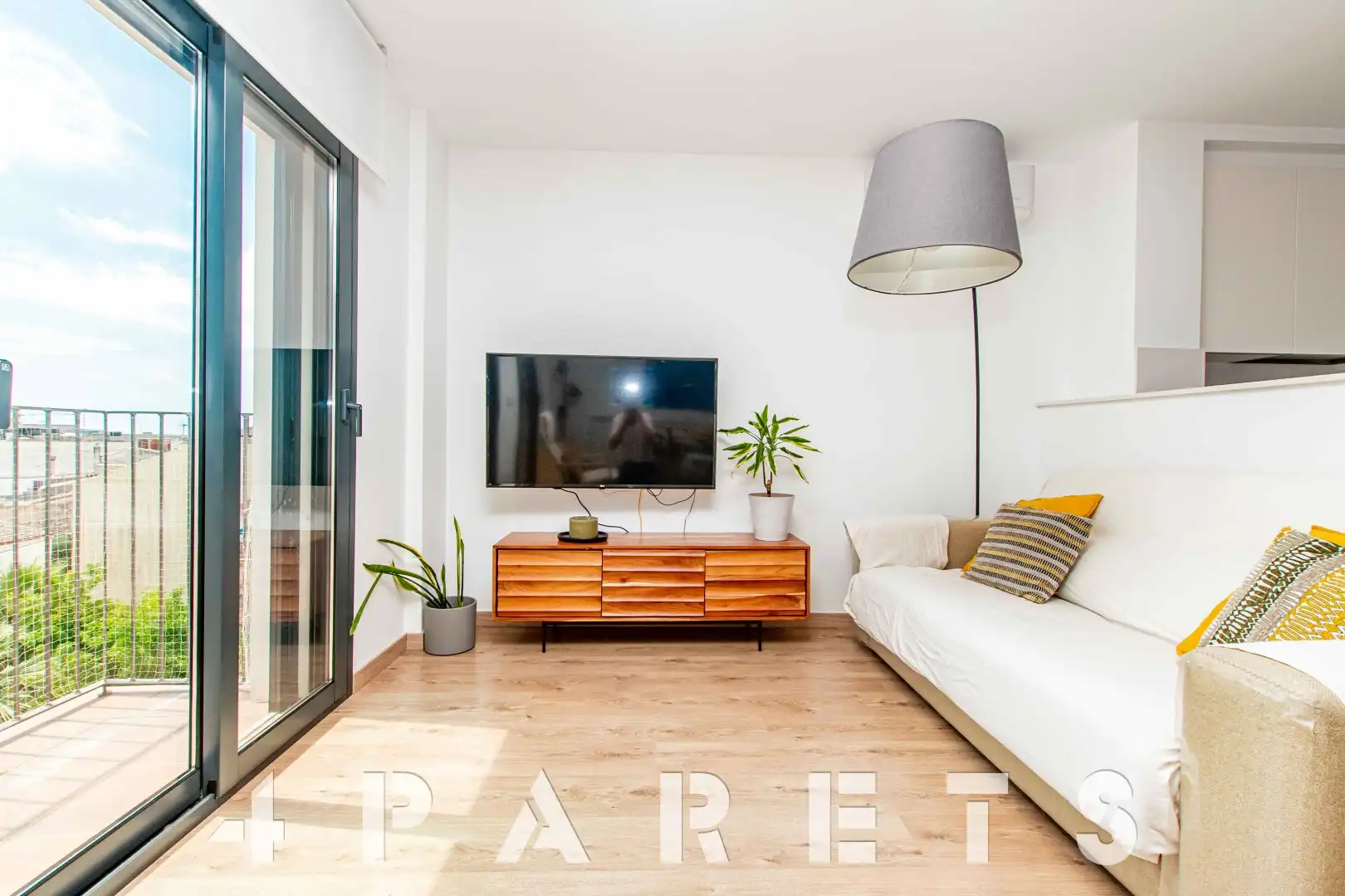 Sala de estar de Ático en venta en Arenys de Munt con Aire acondicionado, Calefacción y Parquet
